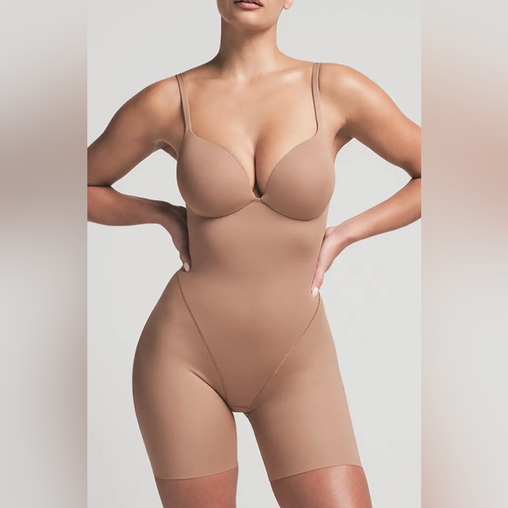 🤎NWT✨SKIMS Ultimate Mid Thigh Bodysuit Clay Brown Size Small🤎 - Picture 3 of 8